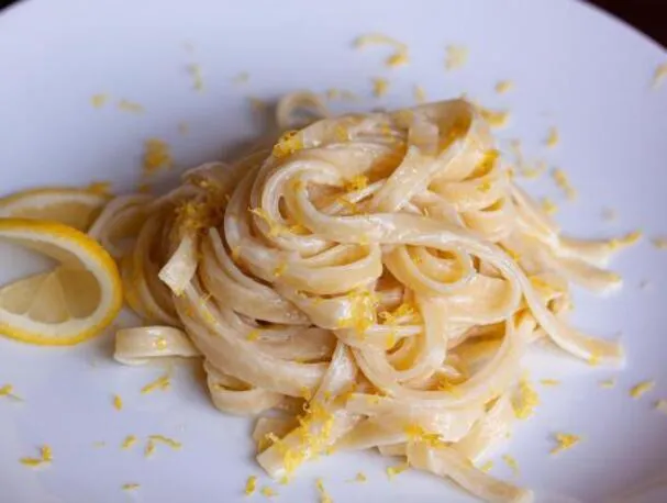 Fettuccine met citroenenmascarponesaus