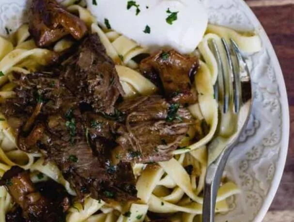 INSTANT POT FRANSE UIEN STOOFVLEES STROGANOFF