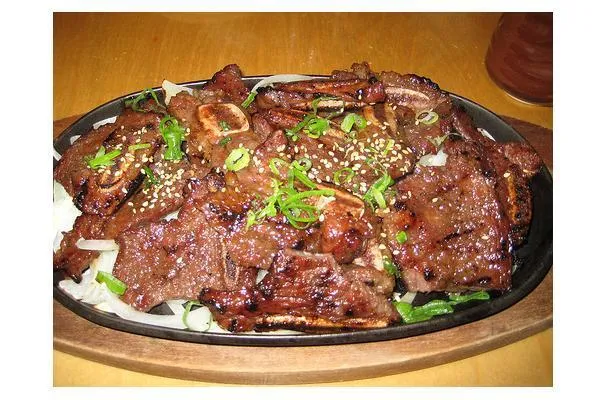 Koreaanse gebarbecuede korte ribben