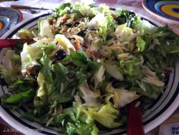 Mediterrane escarole- en orzosalade