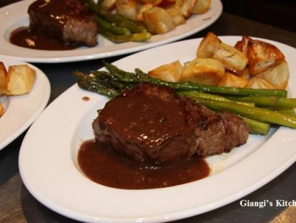 New York Steaks met Wijnsaus