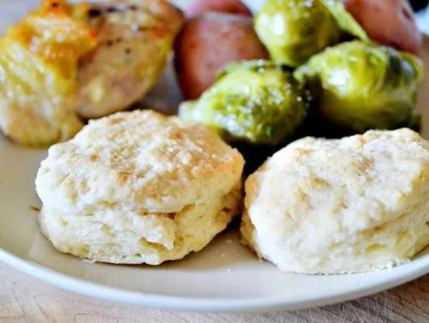 6 ingrediënten karnemelk biscuits