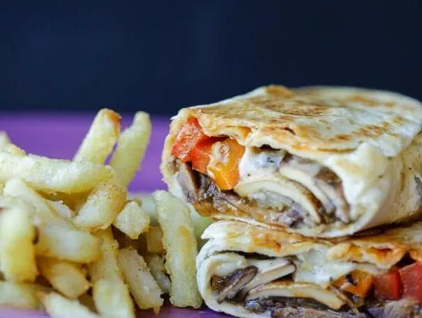 Philly Cheesesteak gegrilde wraps
