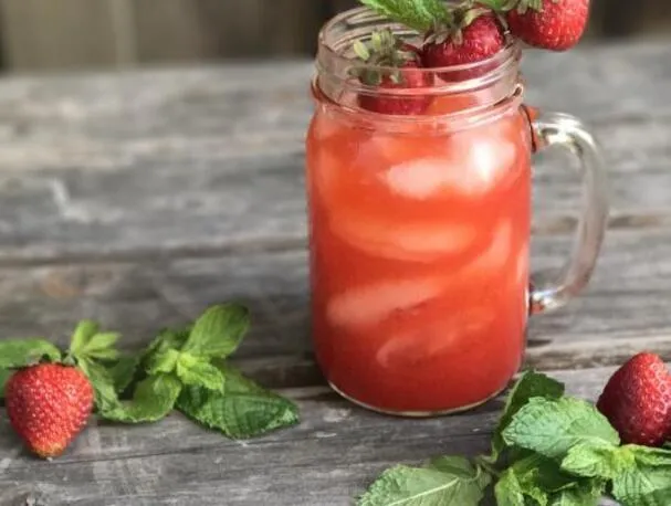 Aardbei-Balsamico Tequila Sour
