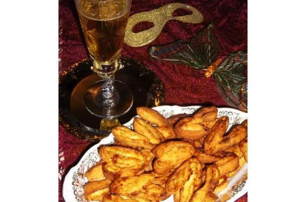 Tagliatelle Dolci Fritte (Zoete gefrituurde noedels)