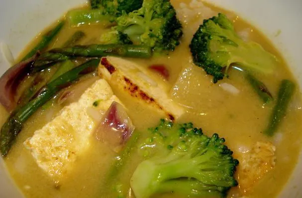 Thaise groene curry met tofu