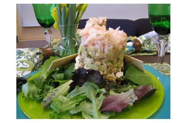 De verbazingwekkende gestapelde Cobb-salade