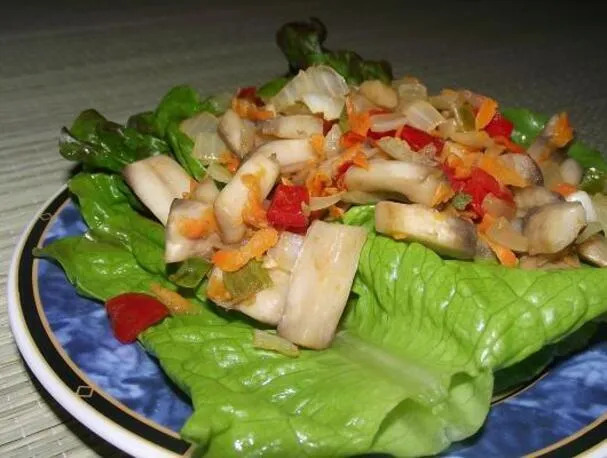 Veganistische pittige gebakken champignons in 10 minuten.