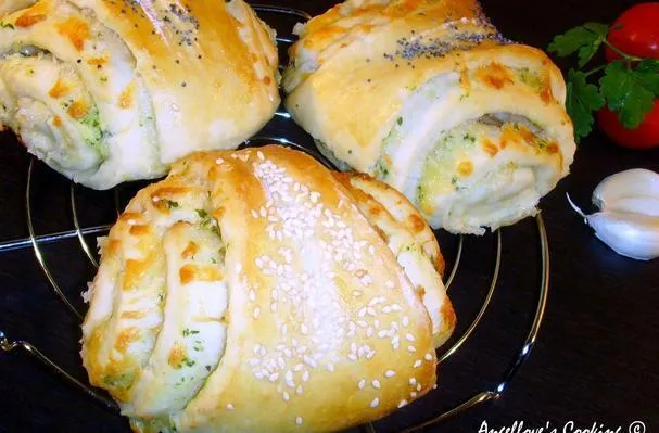 Kaasbroodjes met knoflookboter
